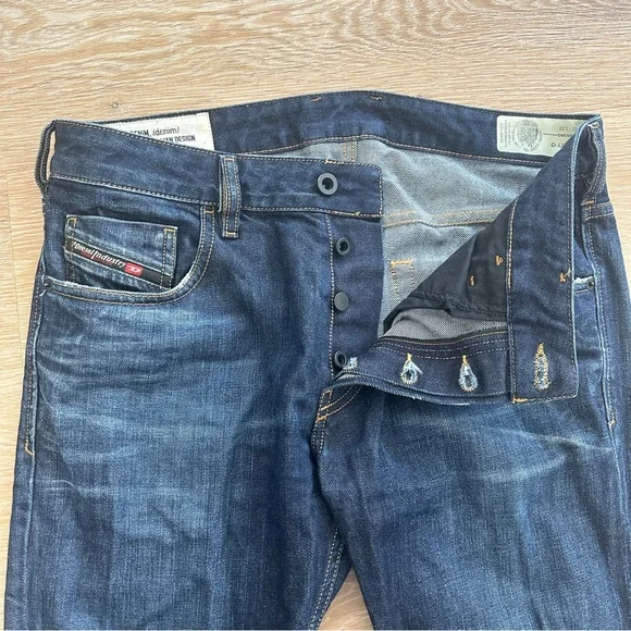Diesel Men's Deep Indigo Bootcut Jeans size 32